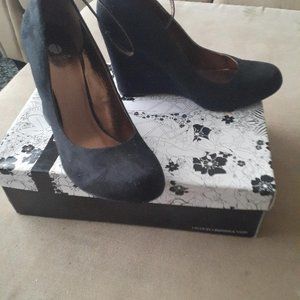 NEW / BLACK MARY JANE WEDGES